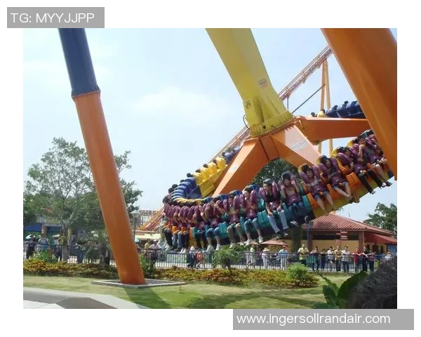 足球明星挑战麻辣面极限美食赛场的火辣体验与欢乐瞬间