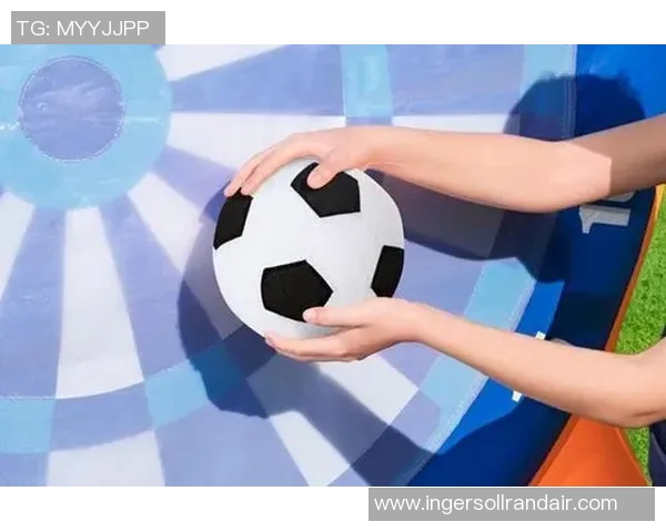 足球明星飞镖高清图片展示让你领略运动与艺术的完美结合 足球明星飞镖高清图片展示让你领略运动与艺术的完美结合